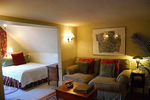 Rothschild Pound House Inn โคลัมบัส ภายนอก รูปภาพ